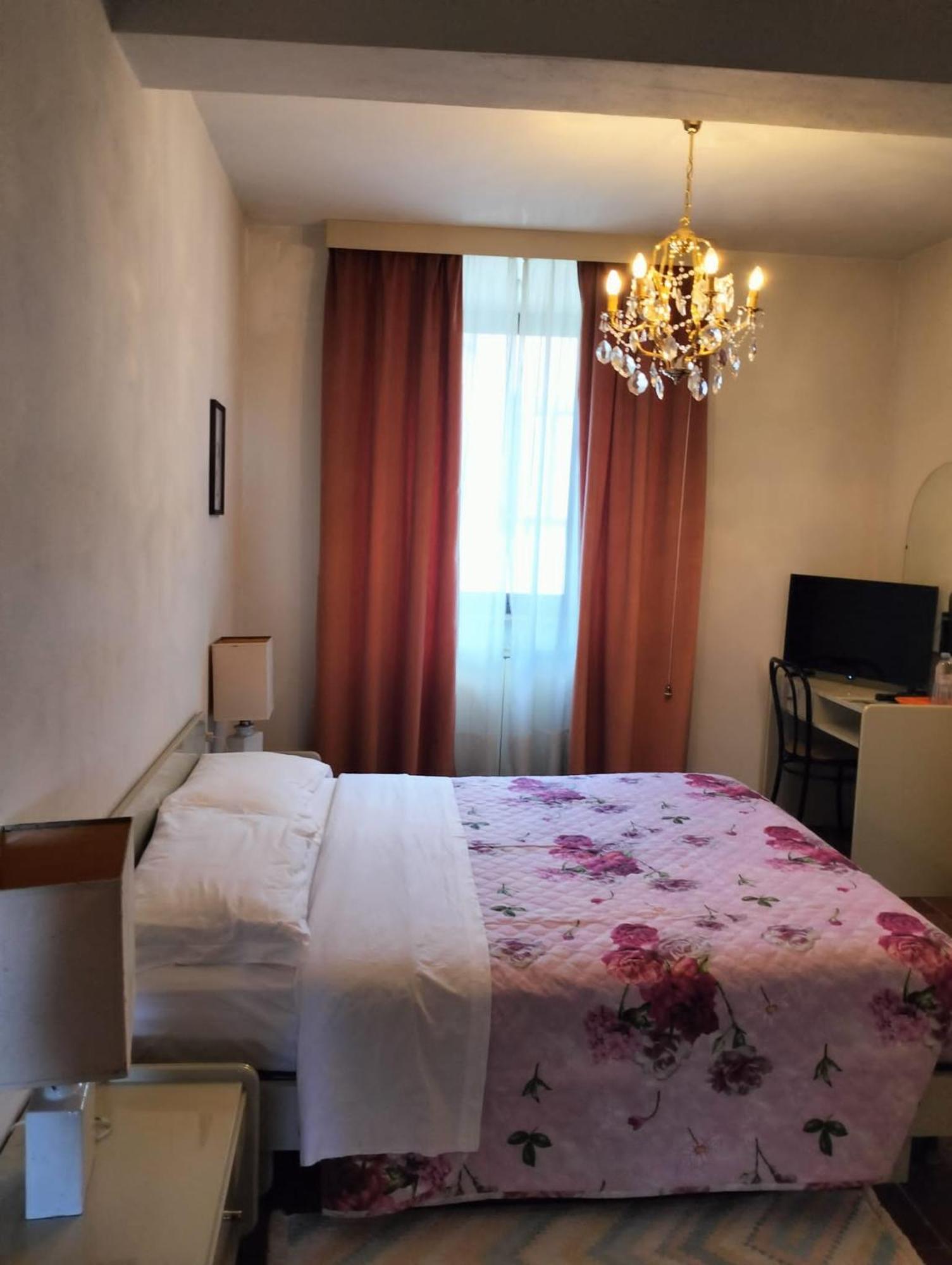 Hotel La Grotta San Michele Montevettolini Esterno foto